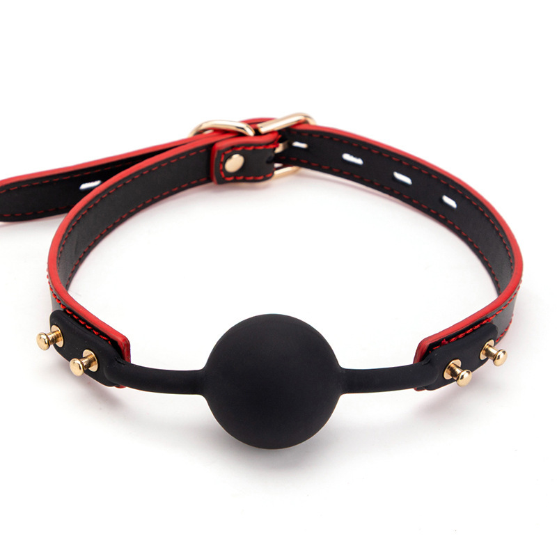 QUEENSTY BLACK AND RED GAGS